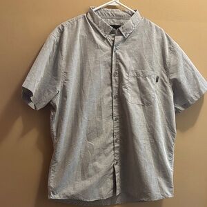 Men's Short-Sleeve Button-Down Shirt in Light Gray